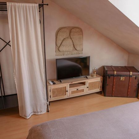 Cozy Apartment In The Heart Of The Historic City Bratislava Exteriör bild
